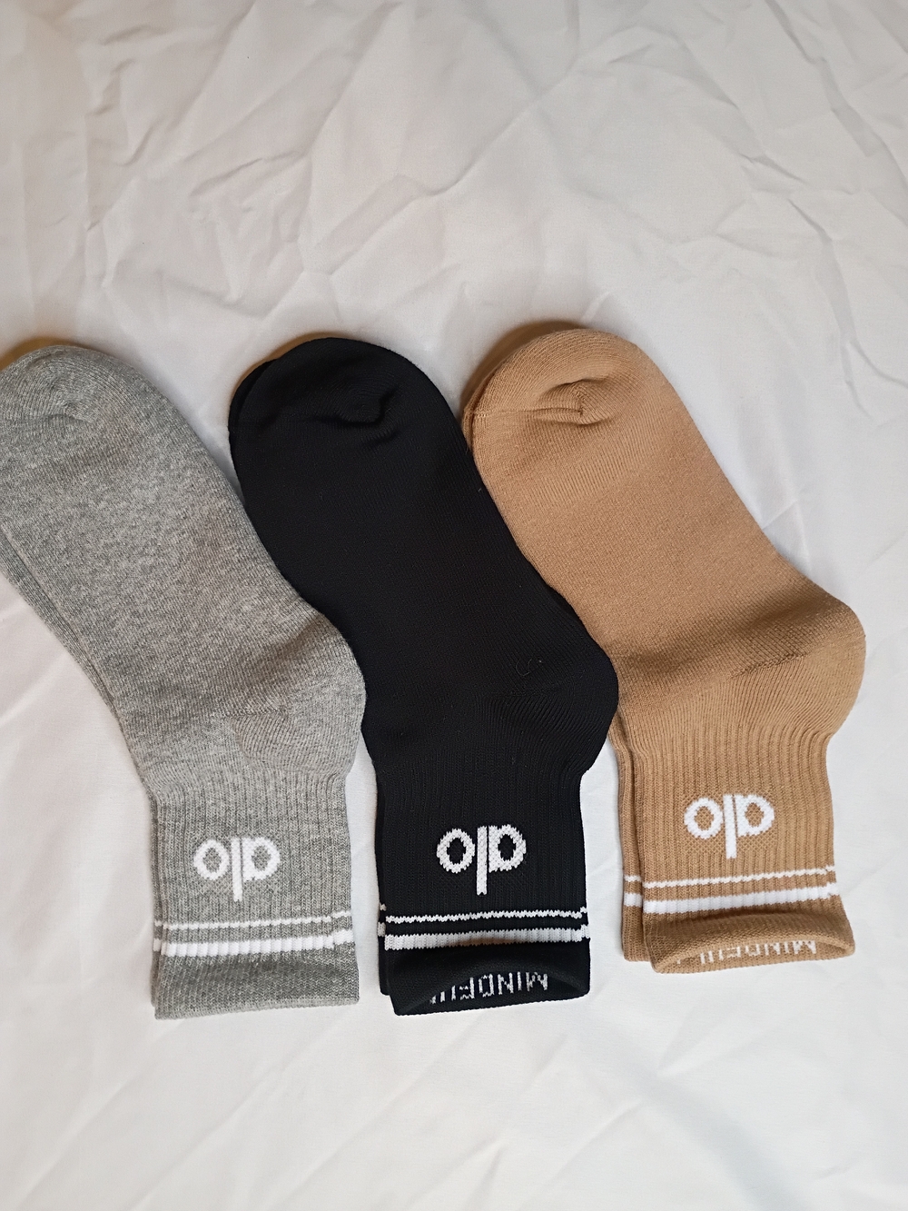 Alo Yoga Throwback Half Crew Socks 3 Pair Set Tan Grey Black